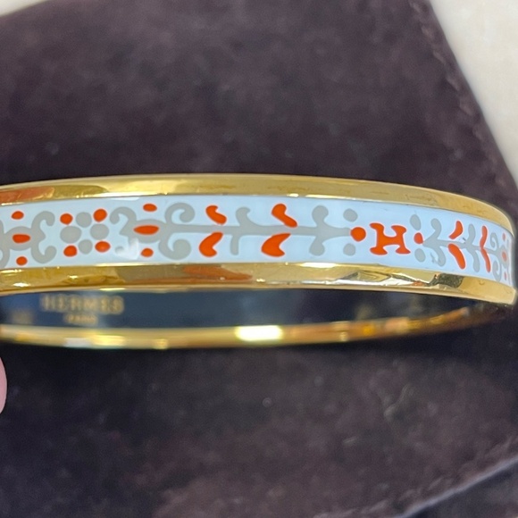 Hermes White Enamel Bangle Bracelet -62mm - Preowned - Picture 3 of 8